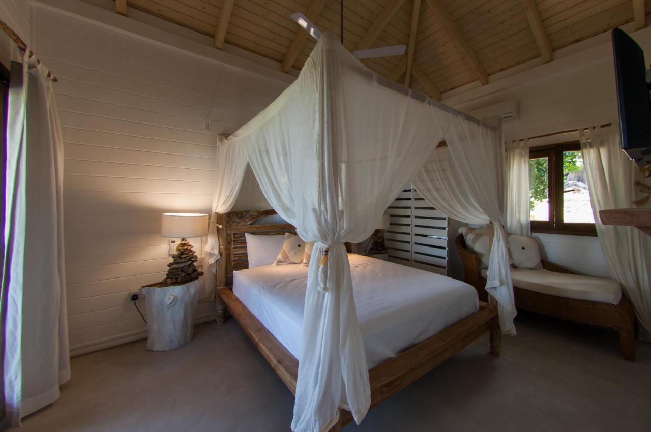 La Pointe Beach Huts Баи-Сейнт-Энн Экстерьер фото