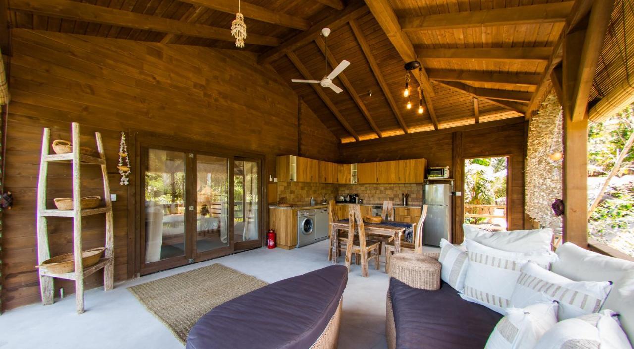 La Pointe Beach Huts Баи-Сейнт-Энн Экстерьер фото