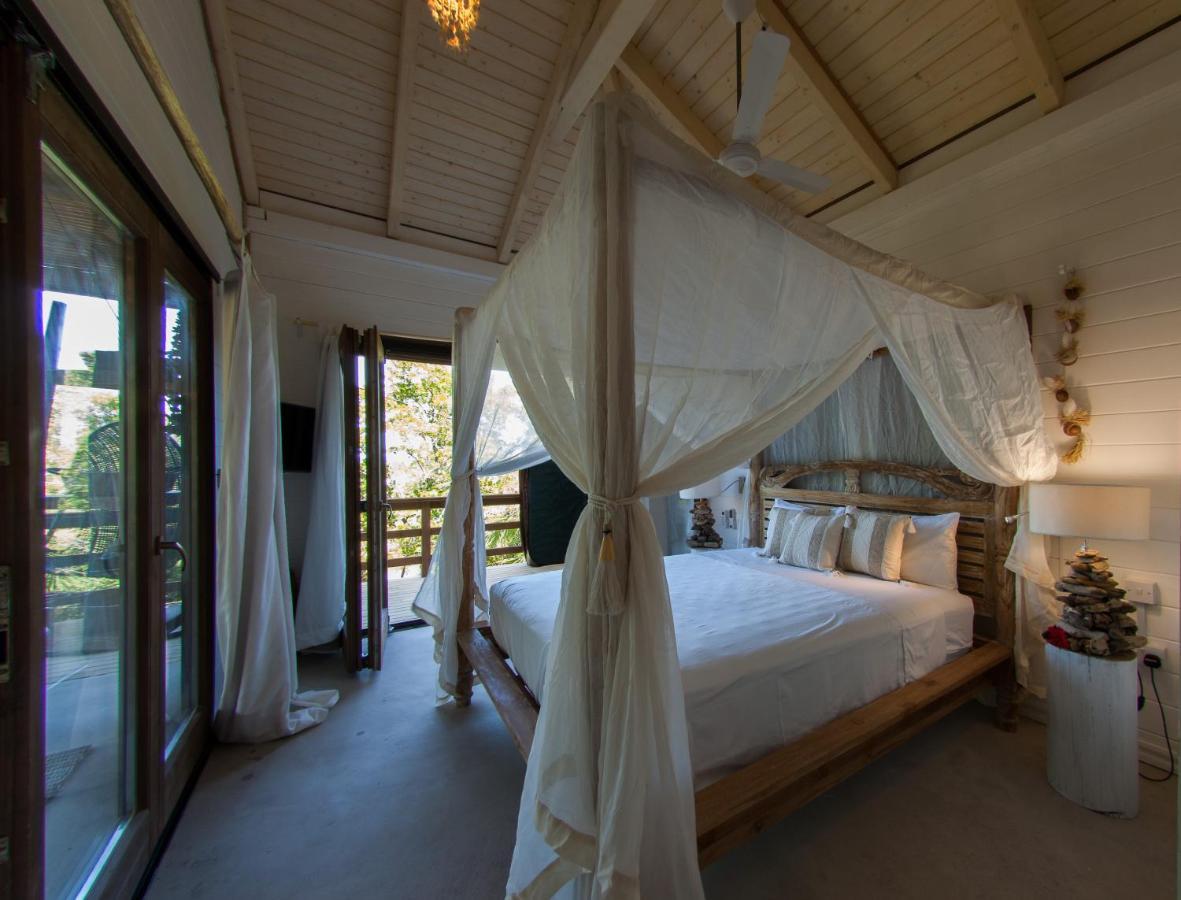 La Pointe Beach Huts Баи-Сейнт-Энн Экстерьер фото