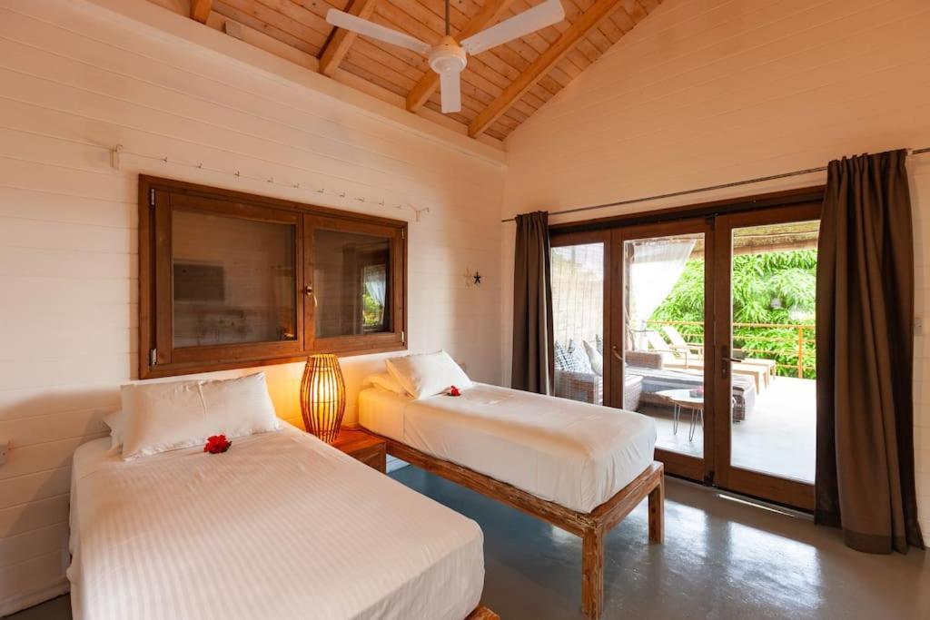 La Pointe Beach Huts Баи-Сейнт-Энн Экстерьер фото