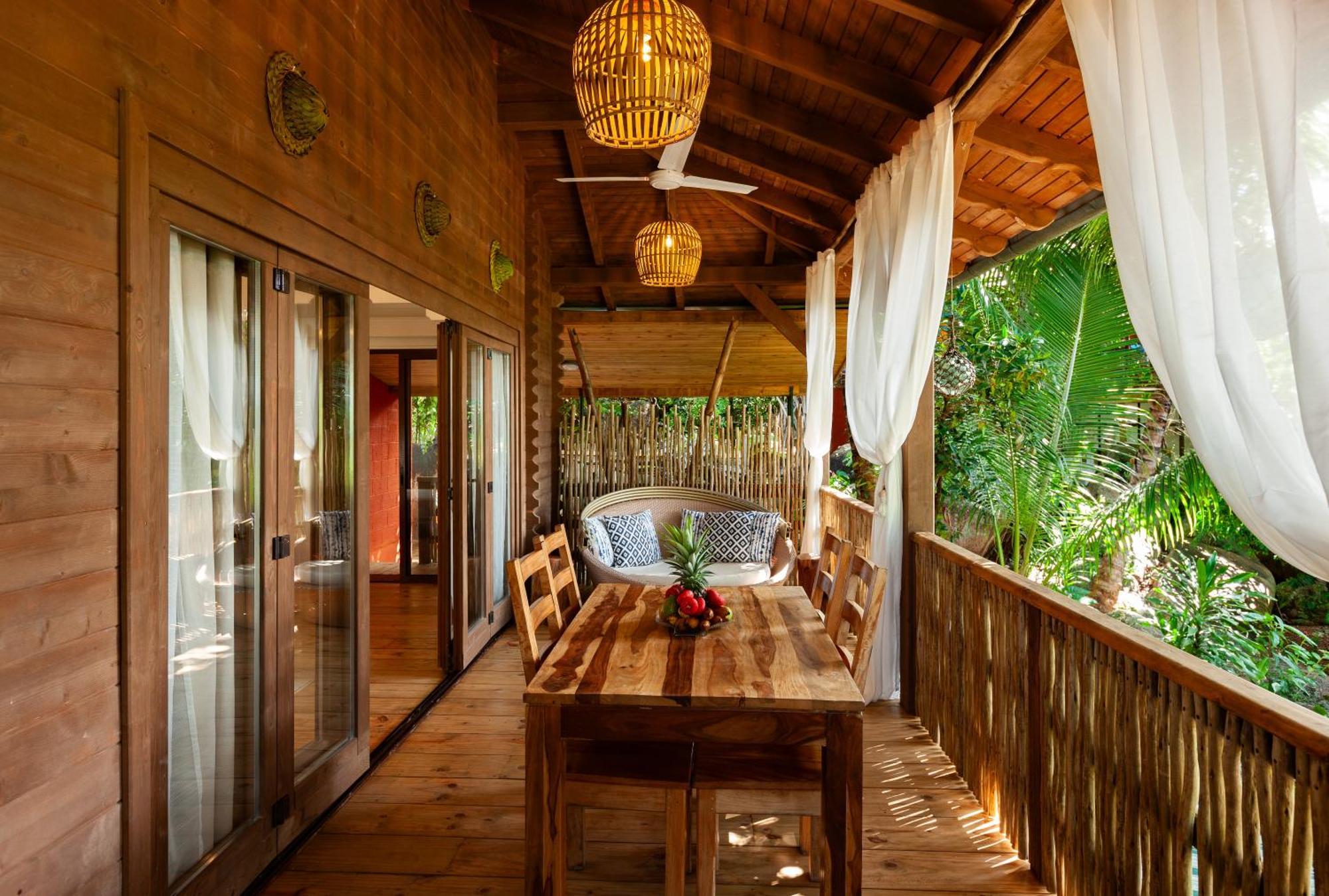La Pointe Beach Huts Баи-Сейнт-Энн Экстерьер фото